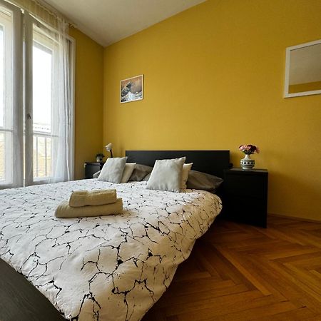 Extralarge Queen Room In The Heart Of Bratislava With Terrace Luaran gambar