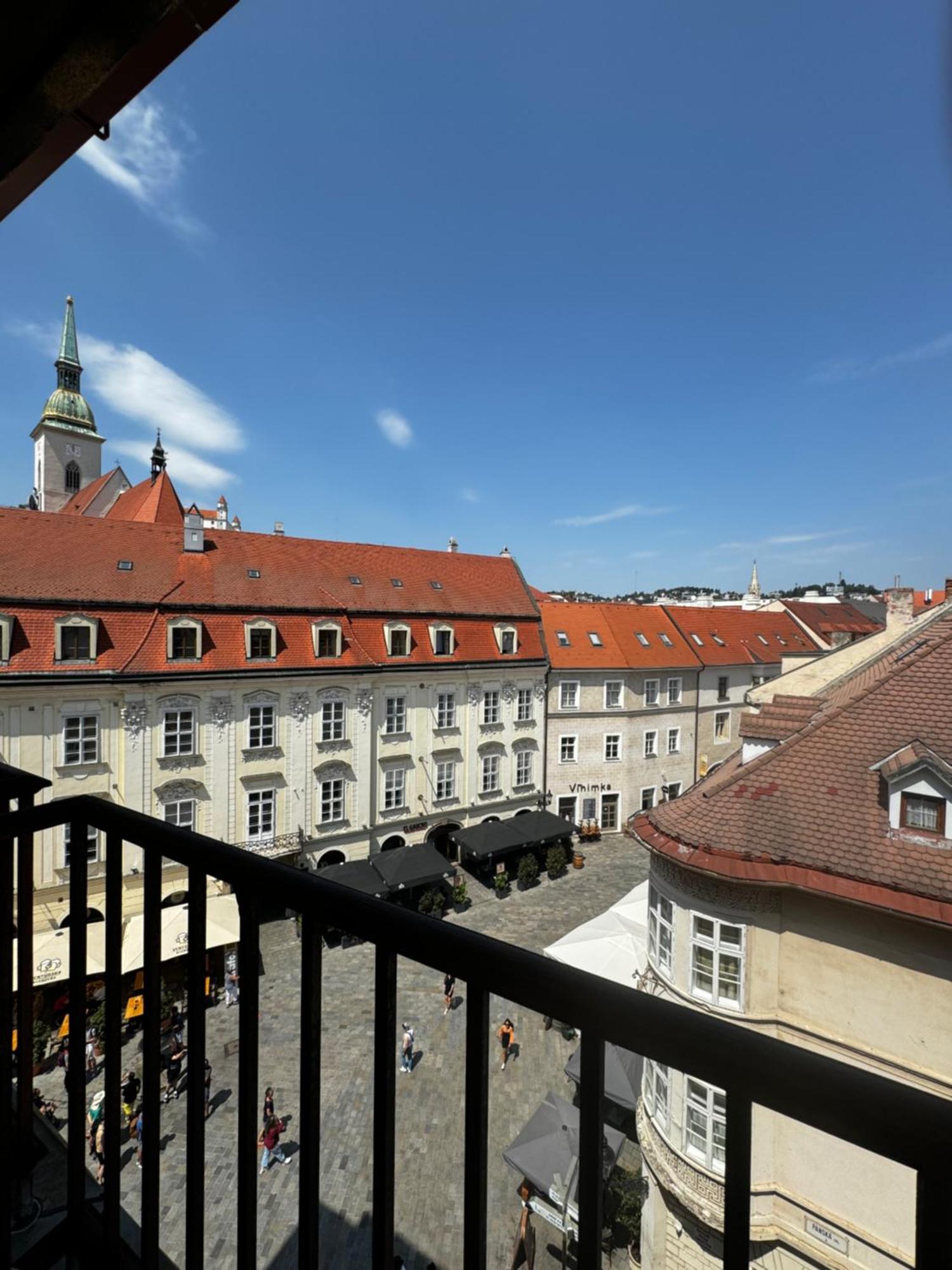 Extralarge Queen Room In The Heart Of Bratislava With Terrace Luaran gambar