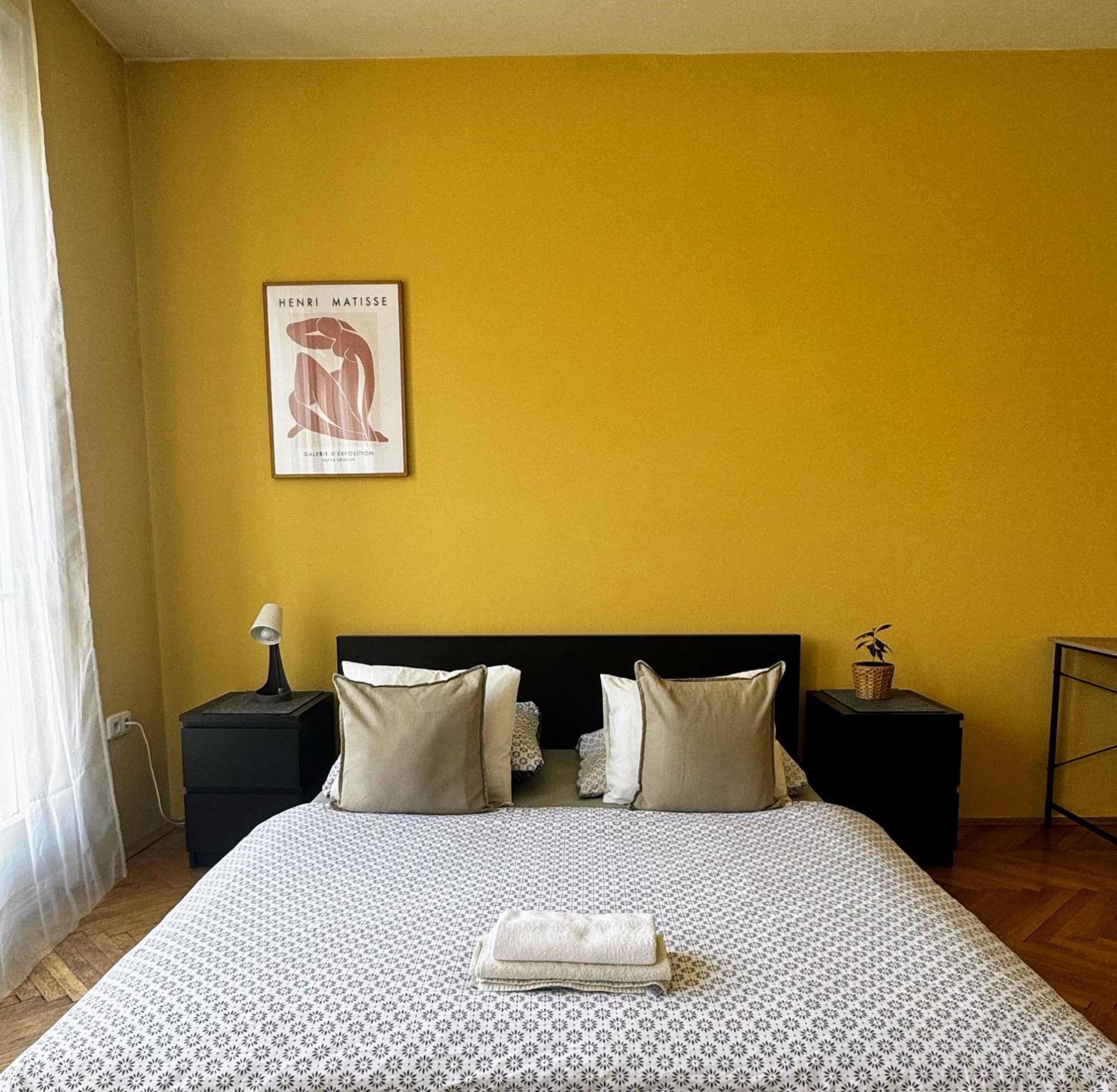 Extralarge Queen Room In The Heart Of Bratislava With Terrace Luaran gambar